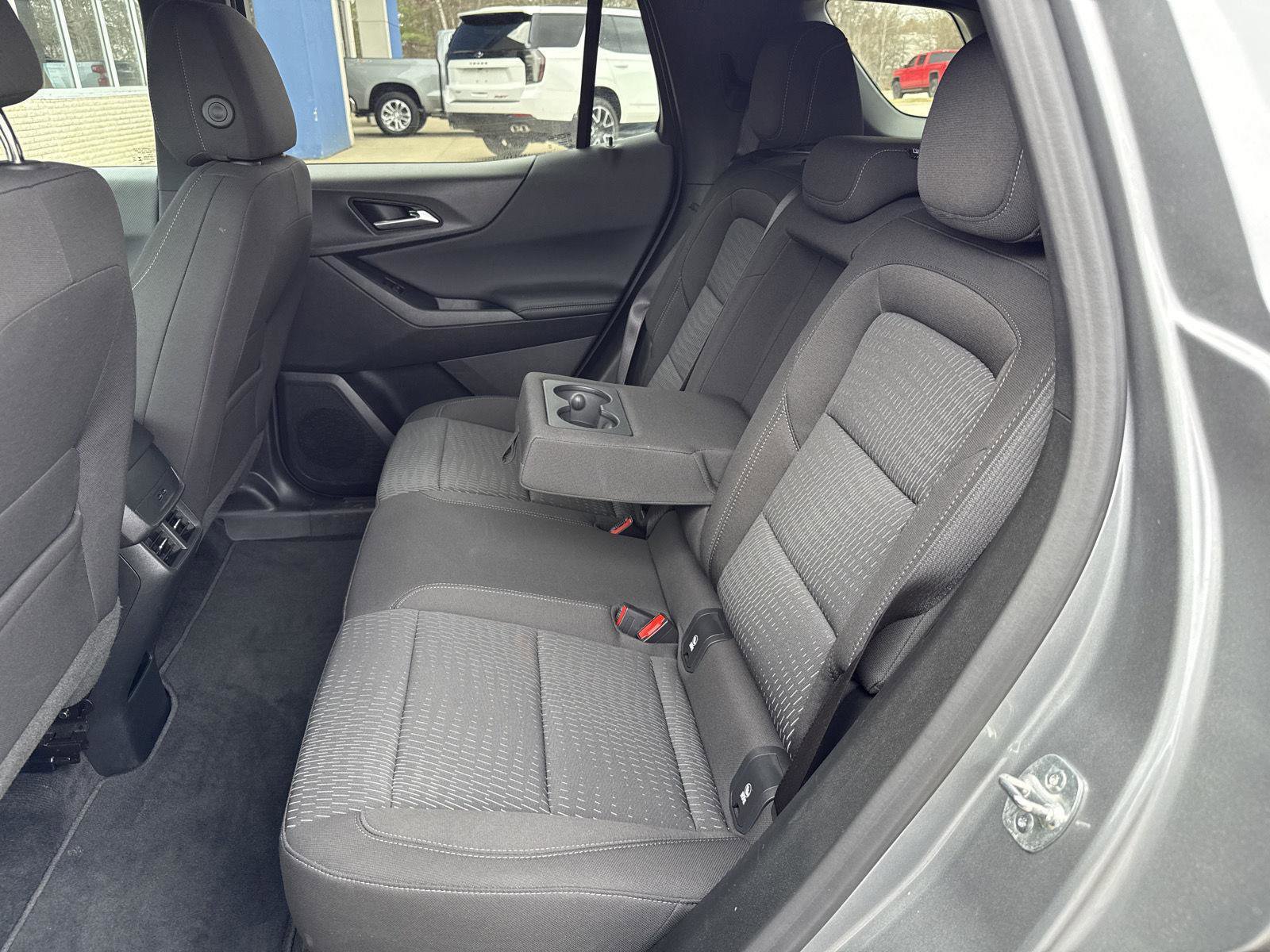 Used 2026 Chevrolet Equinox LT AWD/4WD image 12