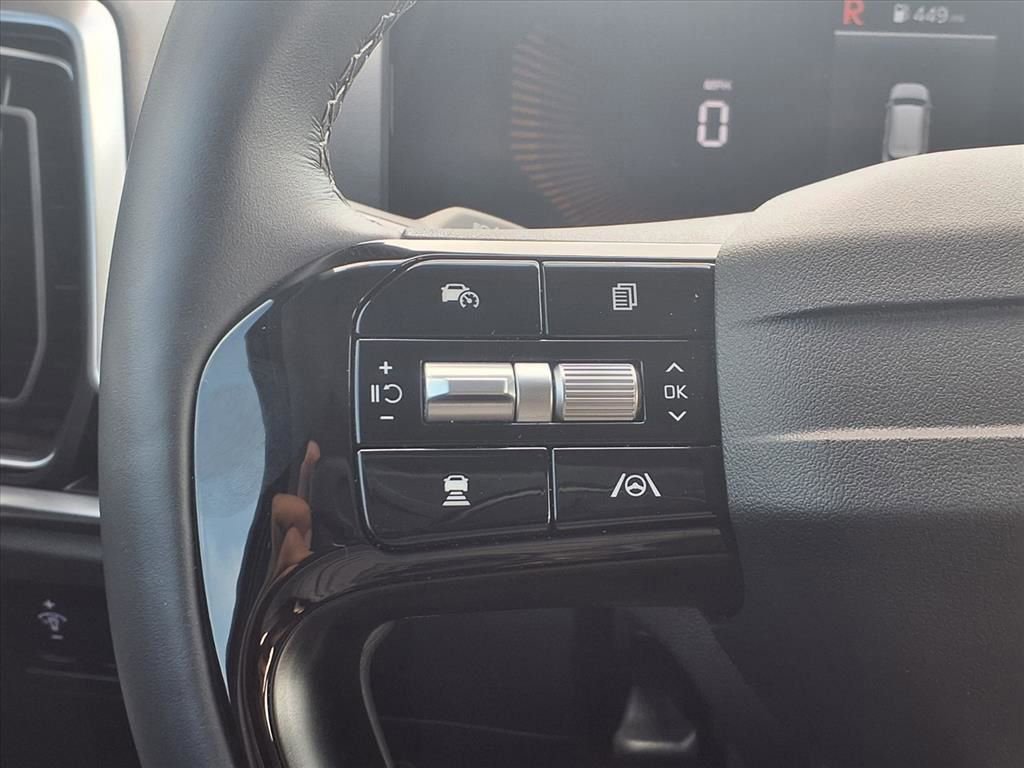 Used 2026 Kia Sorento LX FWD image 14