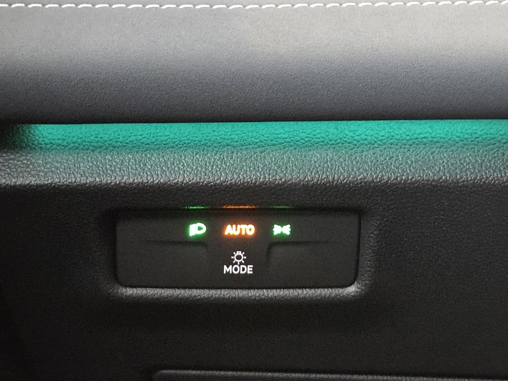 New 2026 Volkswagen Tiguan SE R-Line image 8