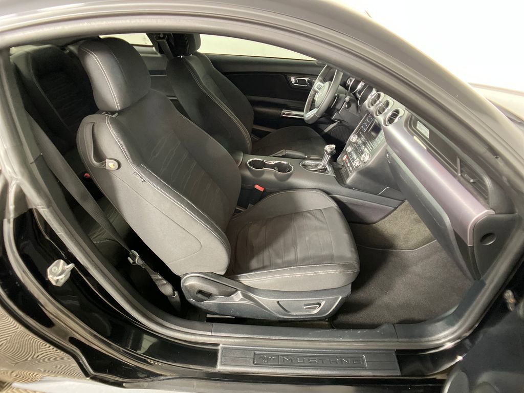 Certified 2016 Ford Mustang Coupe image 5