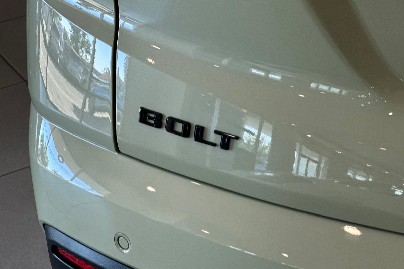 New 2027 Chevrolet Bolt LT FWD image 24