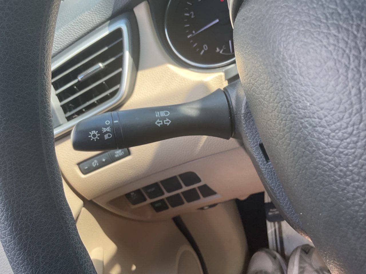 Used 2016 Nissan Rogue S w/ Appearance Package FWD image 25