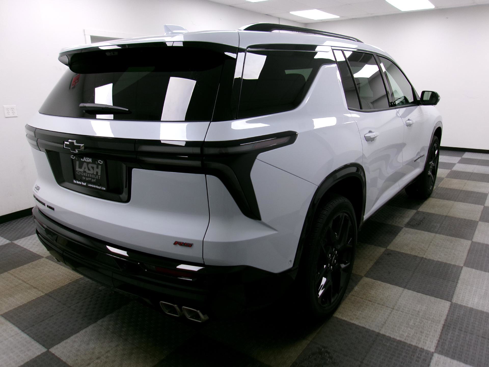 New 2026 Chevrolet Traverse RS w/ LPO, Floor Liner Package image 16