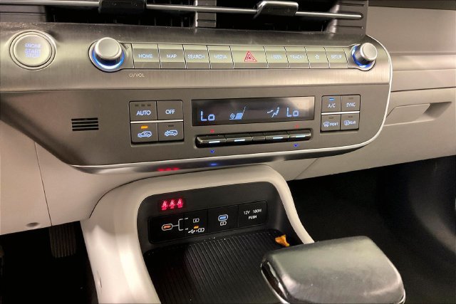 Used 2025 Hyundai Kona SEL FWD image 14