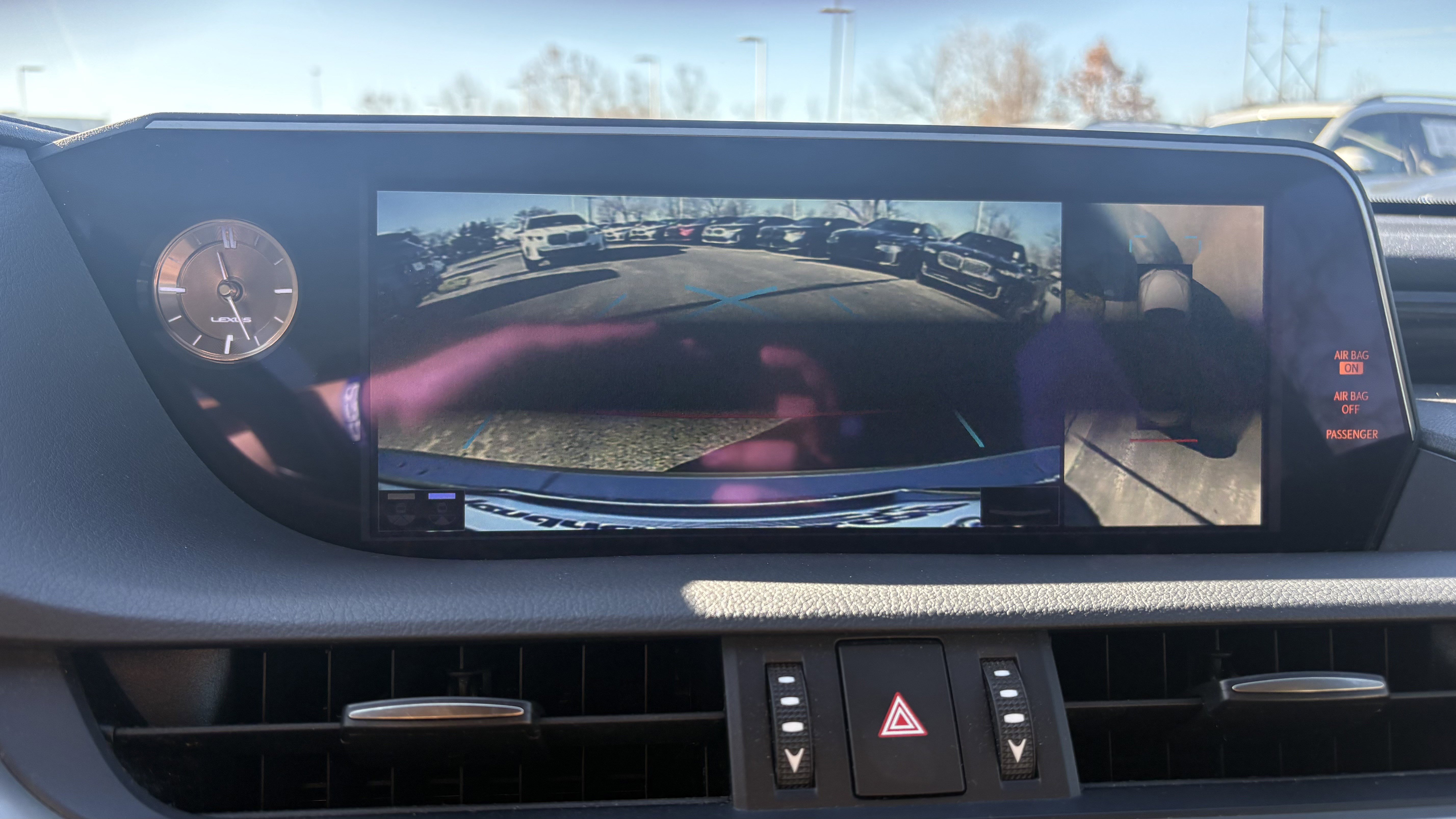 Used 2019 Lexus ES 300h w/ Luxury Package image 26