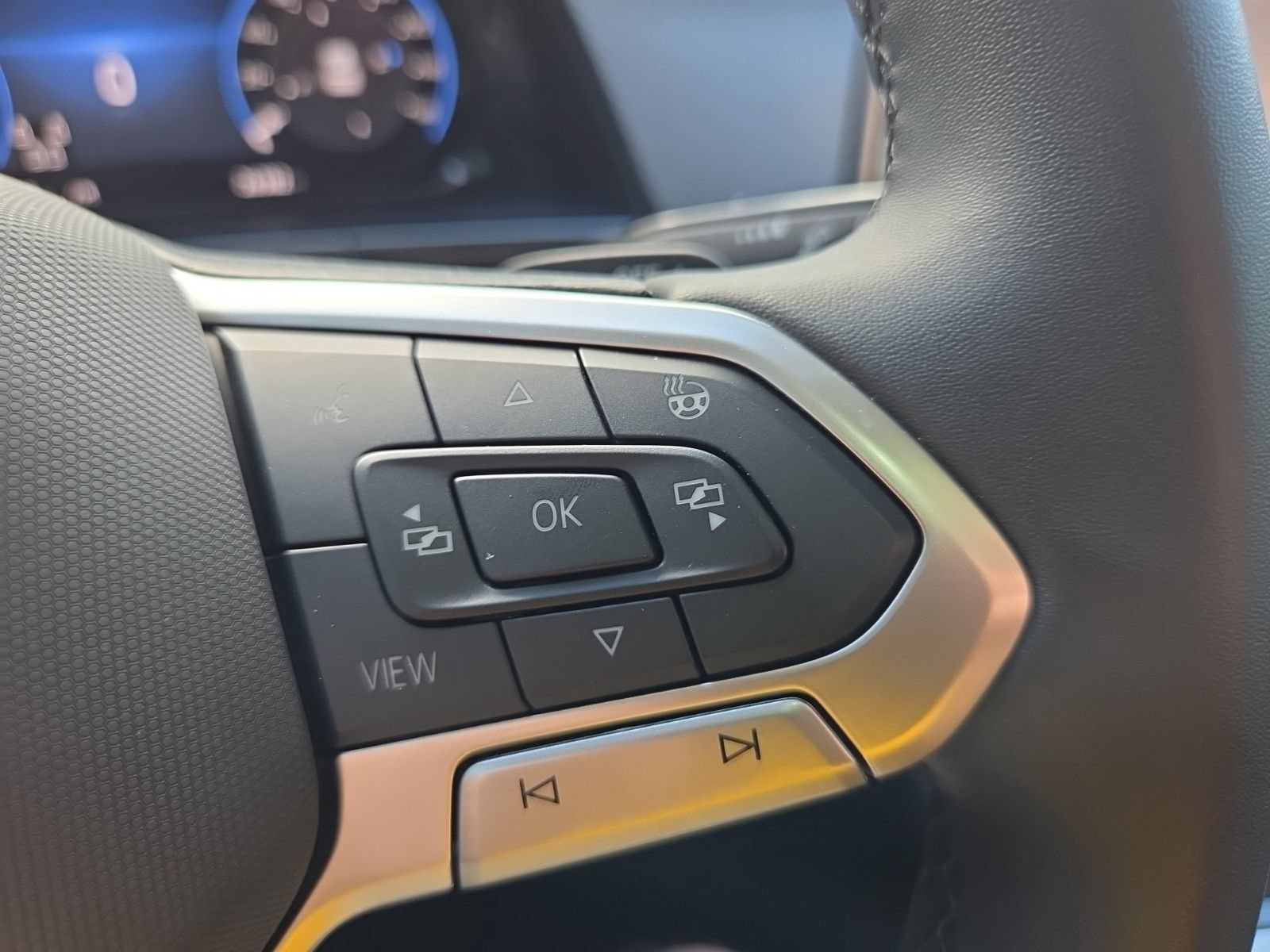 Certified 2024 Volkswagen Atlas Peak Edition SEL AWD/4WD image 27