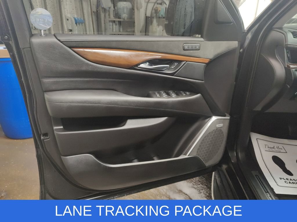 Used 2020 Cadillac Escalade Premium Luxury w/ Escalade Sport Edition image 22