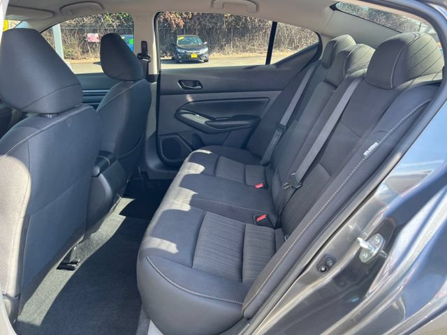 Used 2024 Nissan Altima 2.5 SV FWD image 14