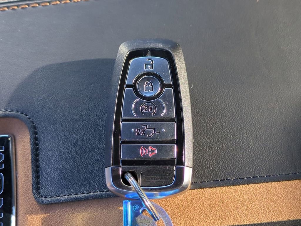 Used 2024 Ford F250 Platinum image 30