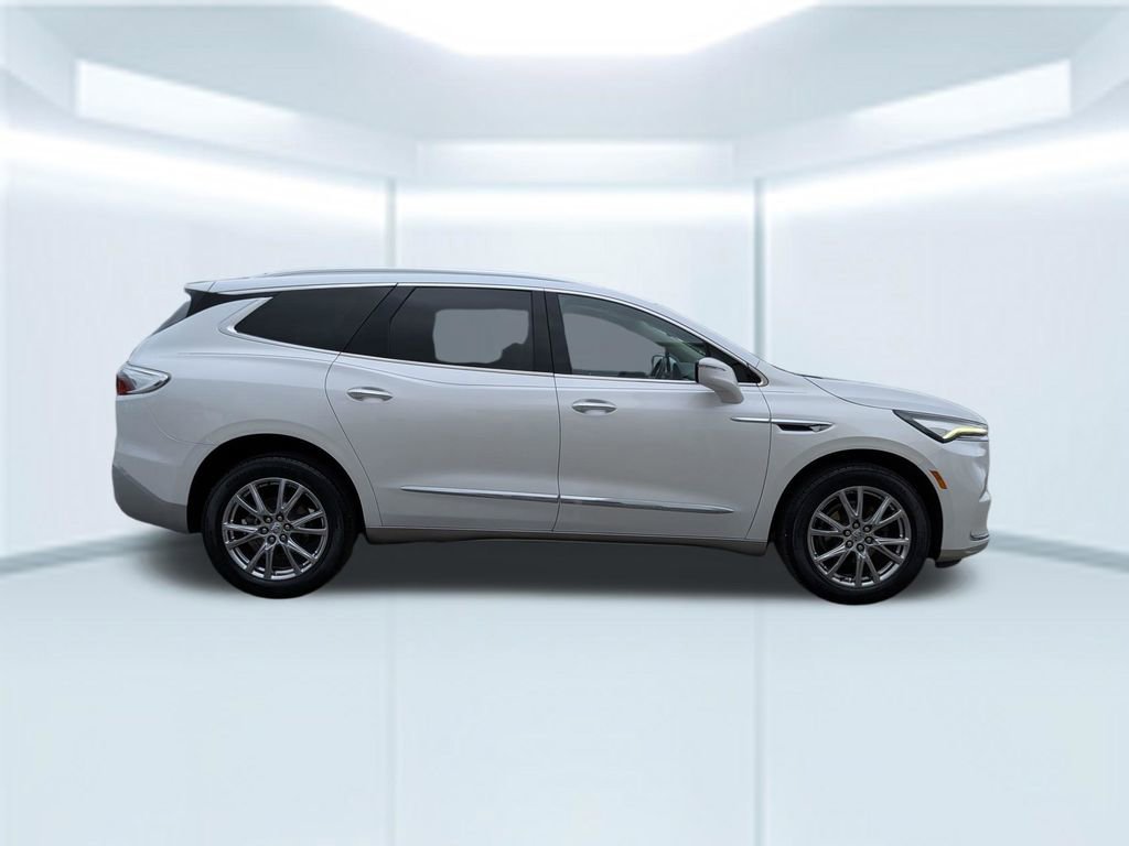 Used 2023 Buick Enclave Essence w/ Experience Buick Package FWD image 7