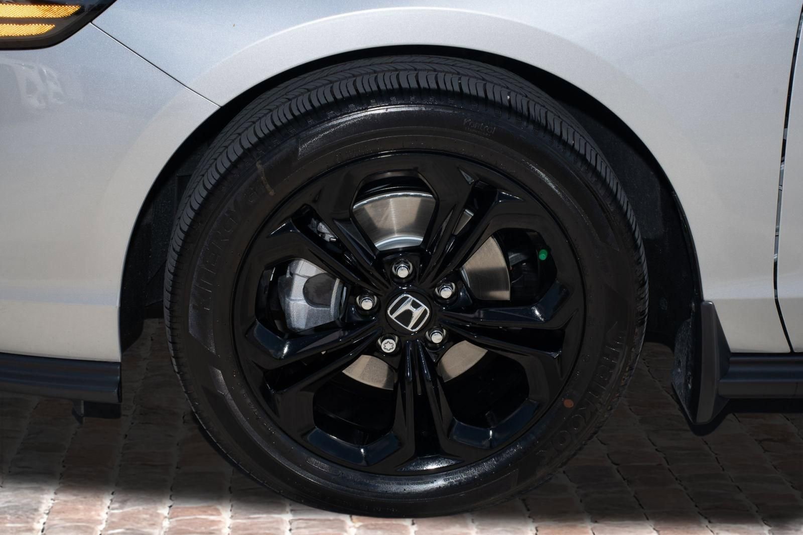 Certified 2025 Honda Accord SE image 37