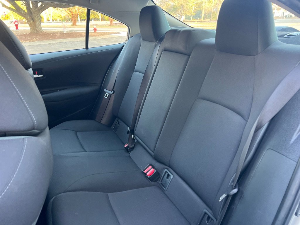 Used 2021 Toyota Corolla LE image 11