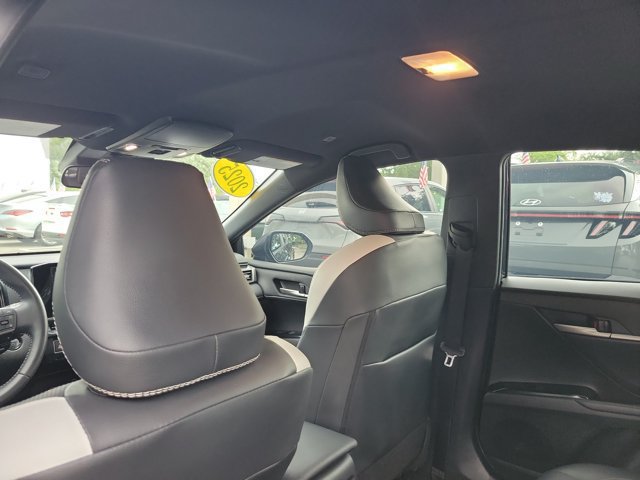 Used 2025 Toyota Camry SE FWD image 15