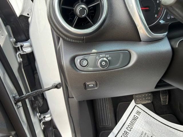 Used 2020 Chevrolet Blazer LT FWD image 19