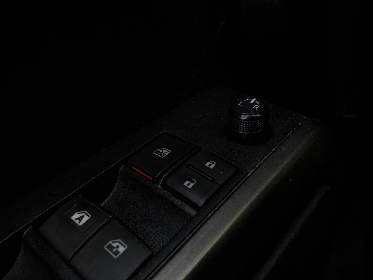 Used 2021 Toyota Tacoma SR5 AWD/4WD image 24