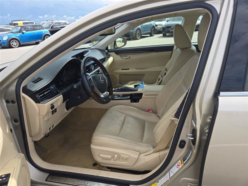 Used 2013 Lexus ES 350 w/ Luxury Pkg FWD image 7
