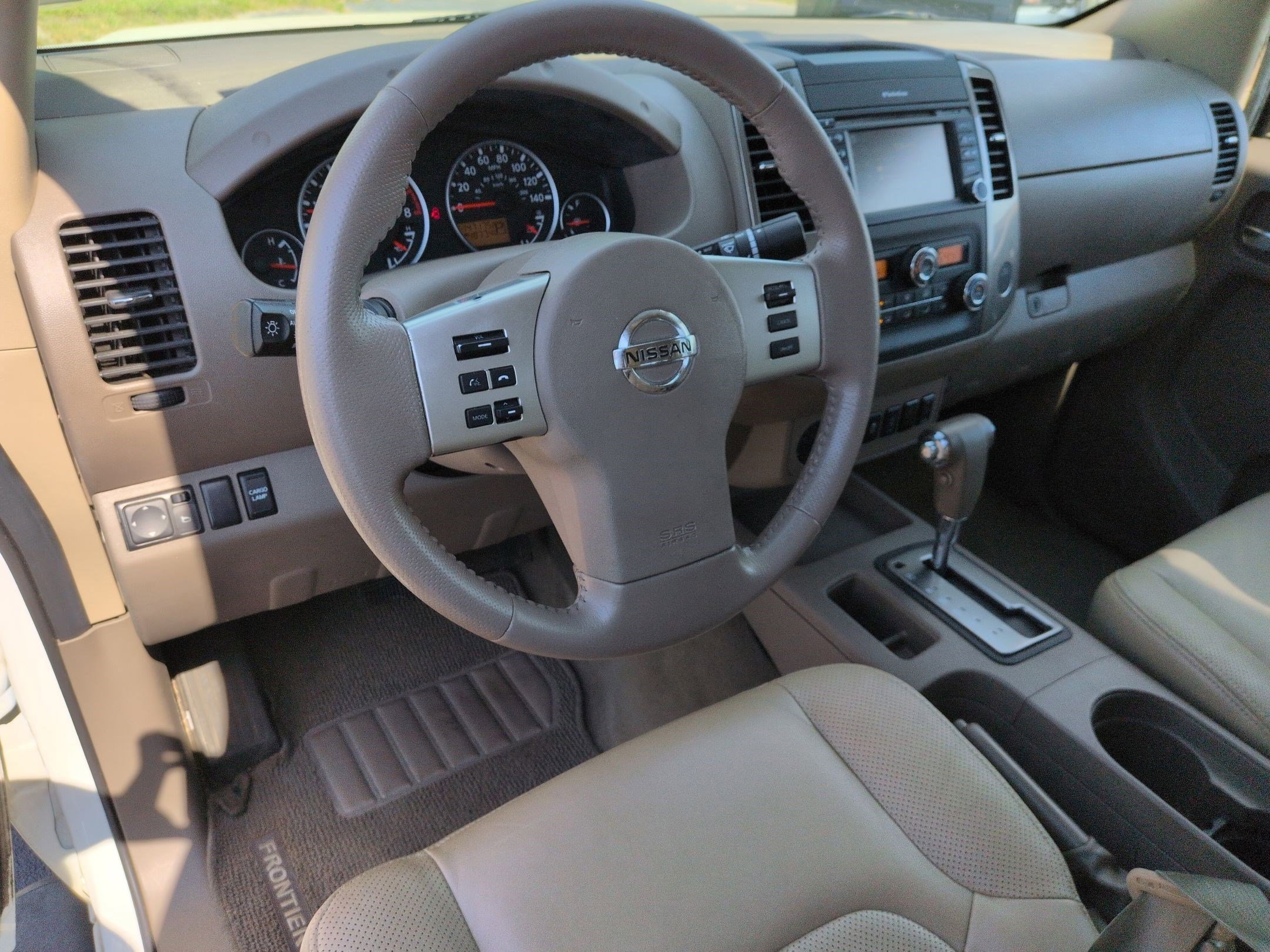Used 2019 Nissan Frontier SL image 16