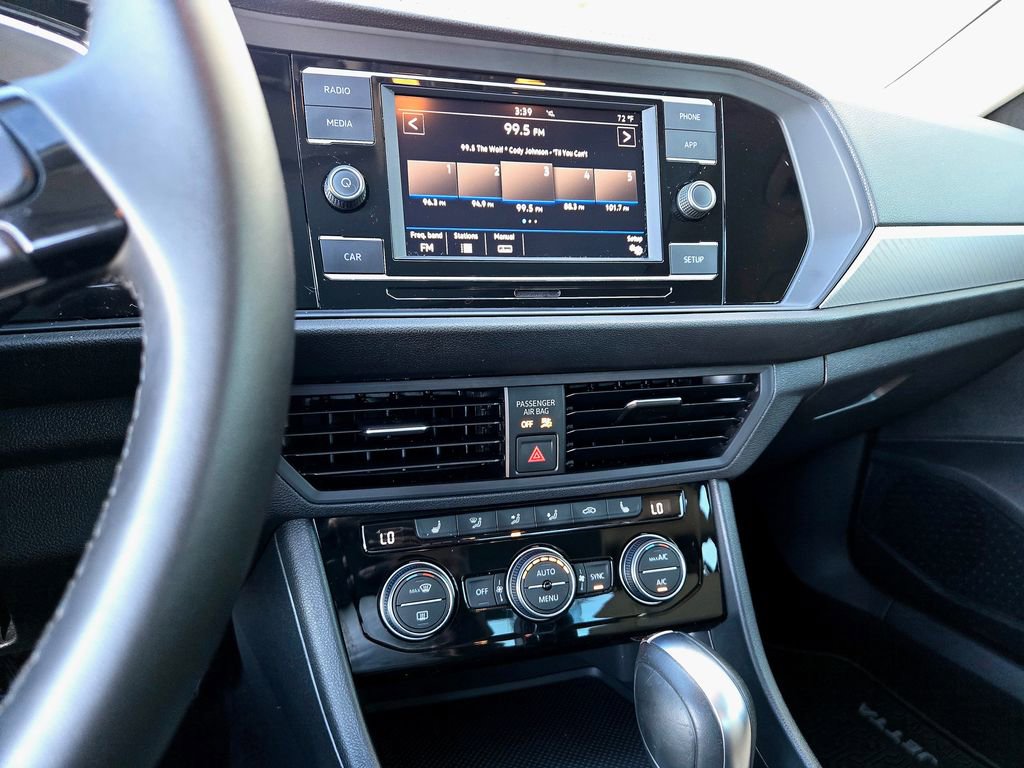 Used 2019 Volkswagen Jetta SE image 14