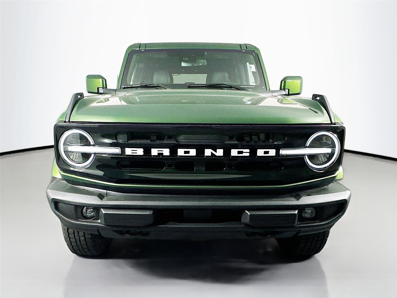 New 2025 Ford Bronco Outer Banks image 2