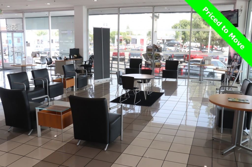 Used 2021 GMC Sierra 1500 SLT w/ SLT Premium Package image 43