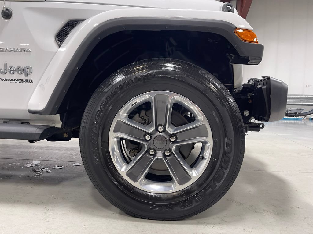 Used 2019 Jeep Wrangler Unlimited Sahara AWD/4WD image 16