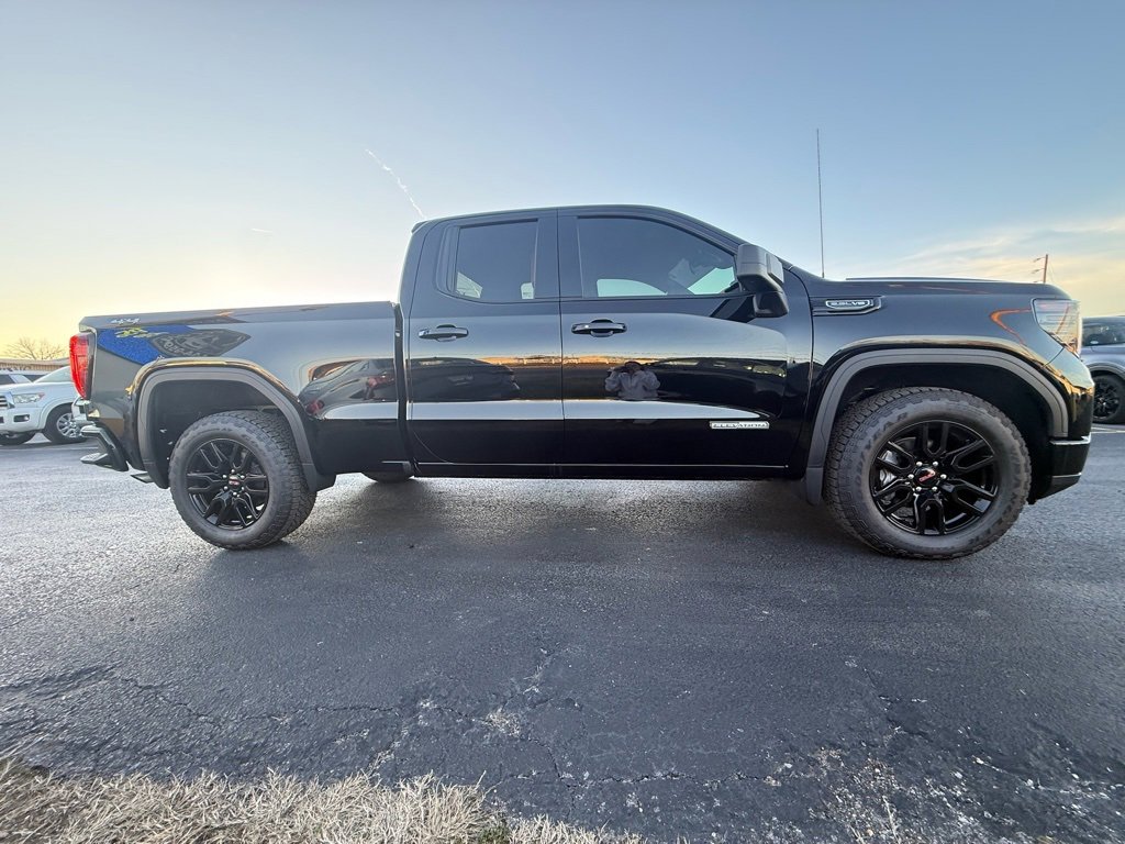 Used 2025 GMC Sierra 1500 Elevation image 2