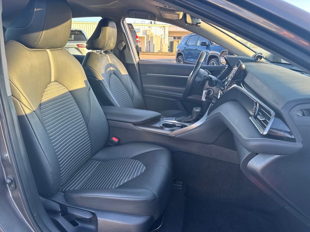 Used 2024 Toyota Camry SE image 12