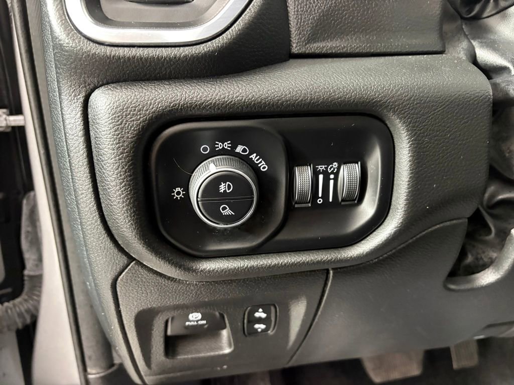 Used 2025 RAM 1500 Laramie image 14