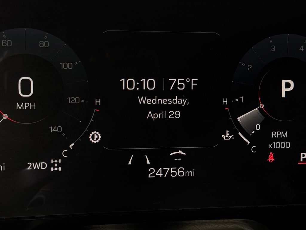 Used 2025 GMC Yukon XL Denali AWD/4WD image 16