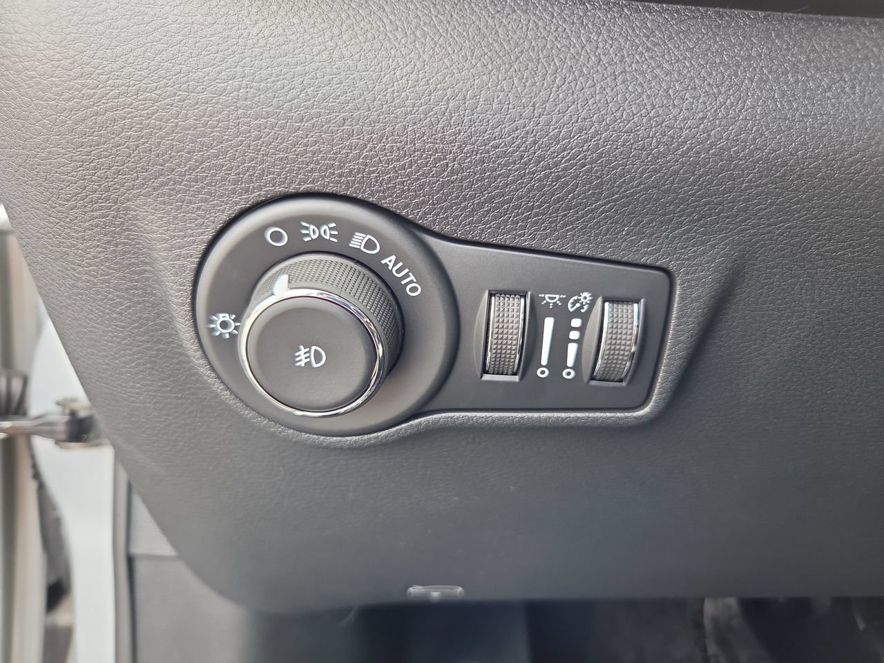 New 2026 Jeep Compass Limited w/ Sun, Sound & Navigation Group AWD/4WD image 31