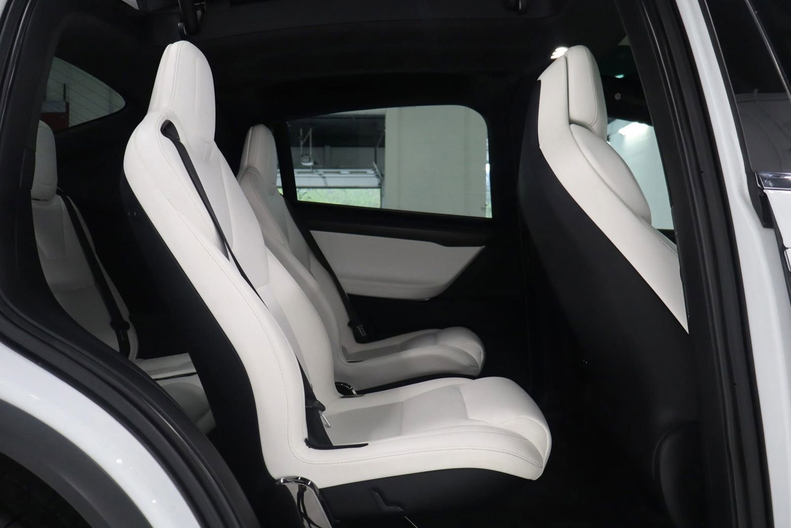 Used 2018 Tesla Model X 100D image 16