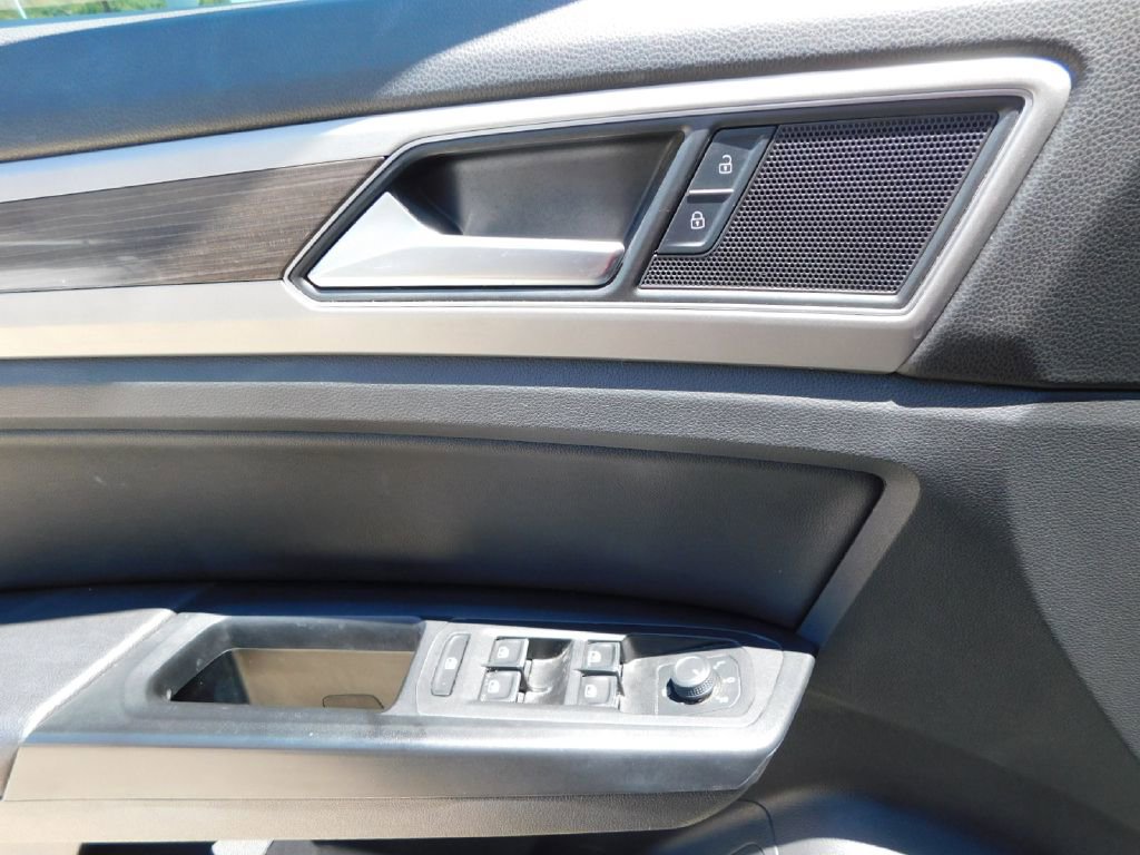 Used 2019 Volkswagen Atlas SEL image 32