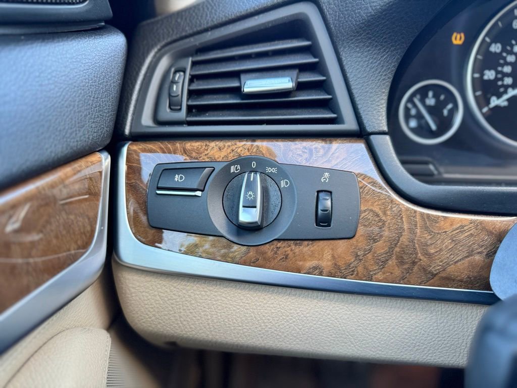 Used 2011 BMW 535i Sedan image 21