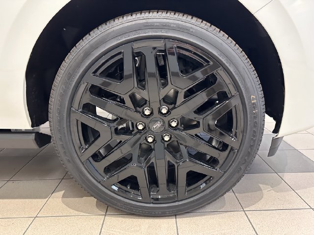New 2027 Ford Expedition Platinum w/ Stealth Performance Package AWD/4WD image 32