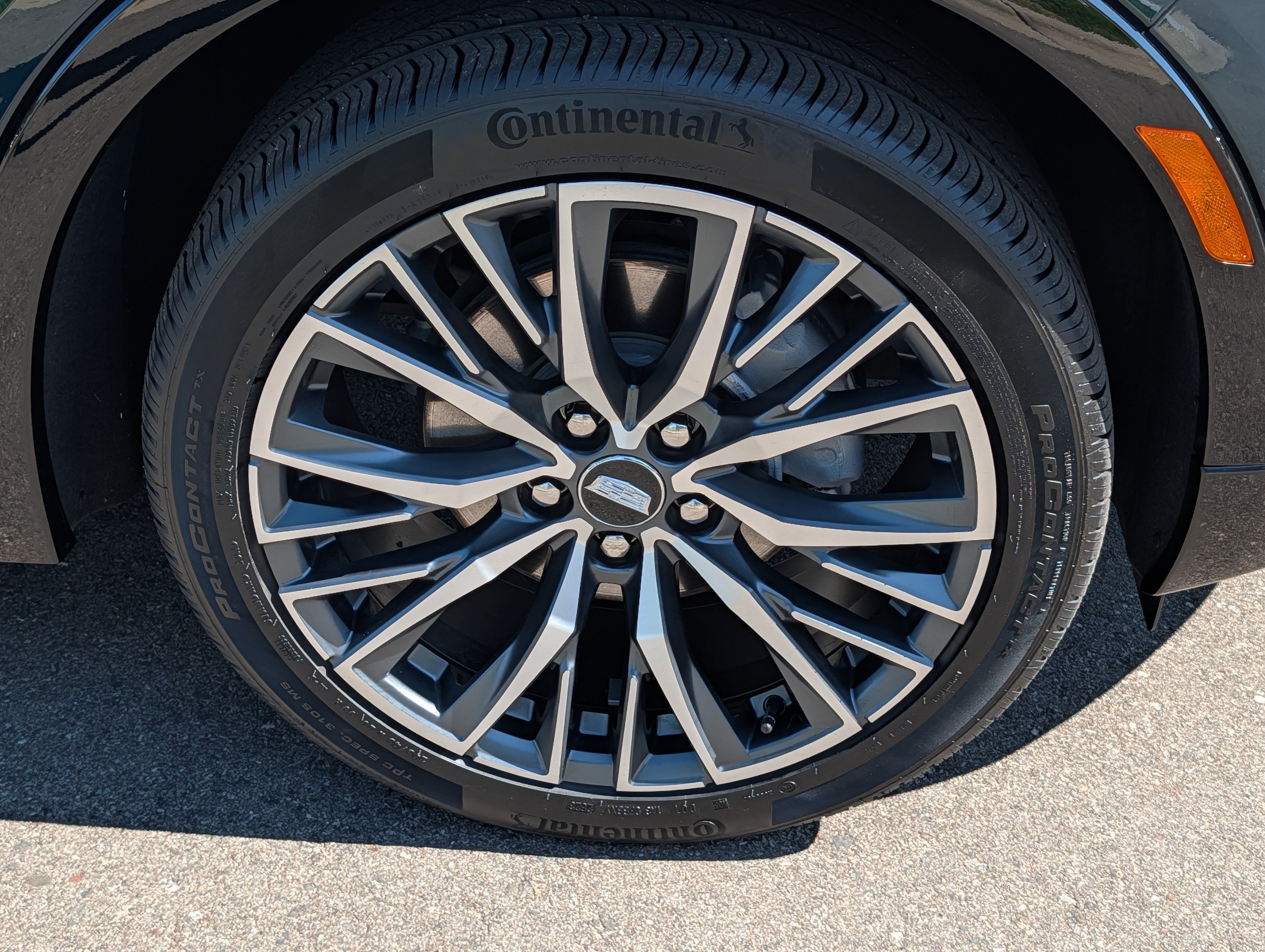 Used 2024 Cadillac XT4 Sport AWD/4WD image 15