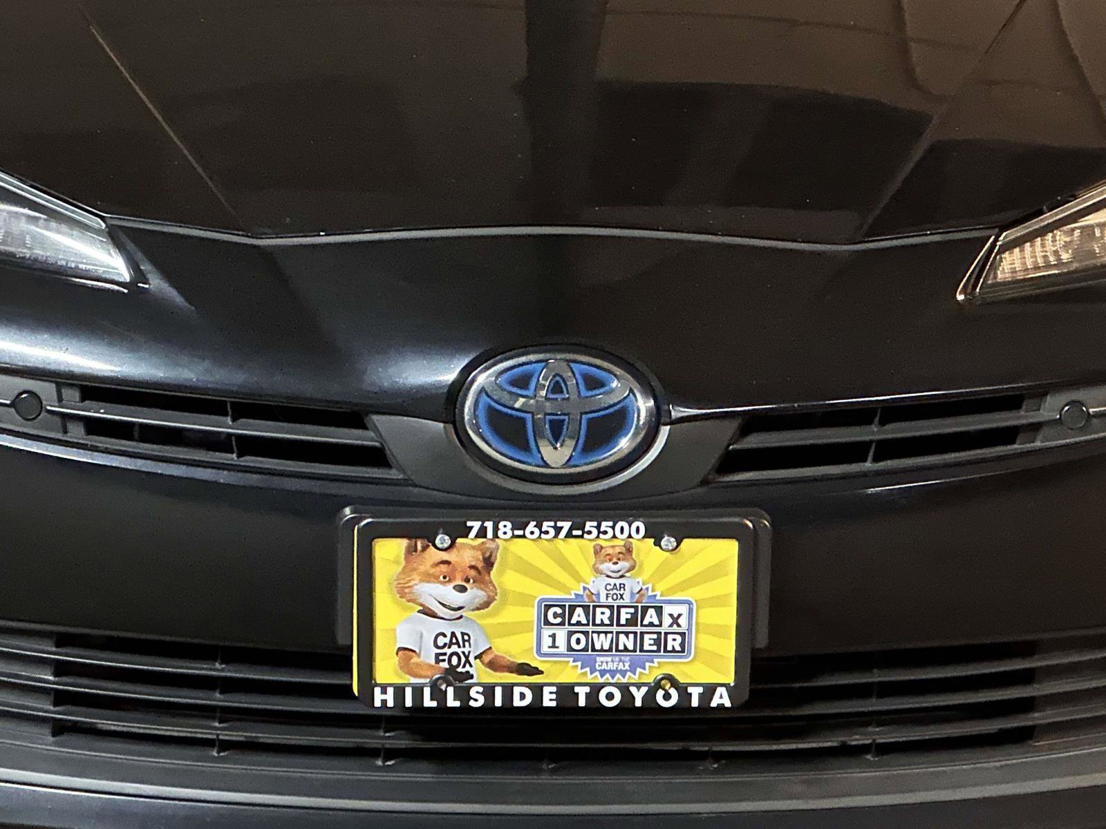 Used 2021 Toyota Prius XLE image 9