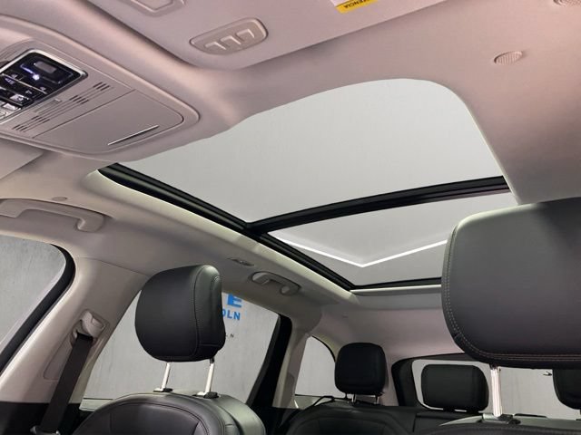 New 2026 Lincoln Nautilus Reserve w/ Jet Appearance Package AWD/4WD image 2