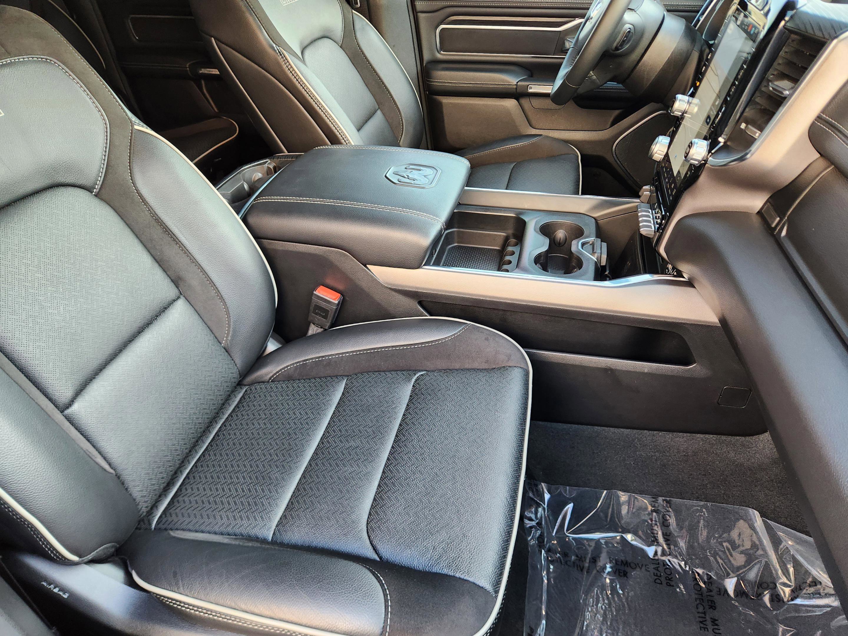 Used 2024 RAM 1500 Laramie AWD/4WD image 8