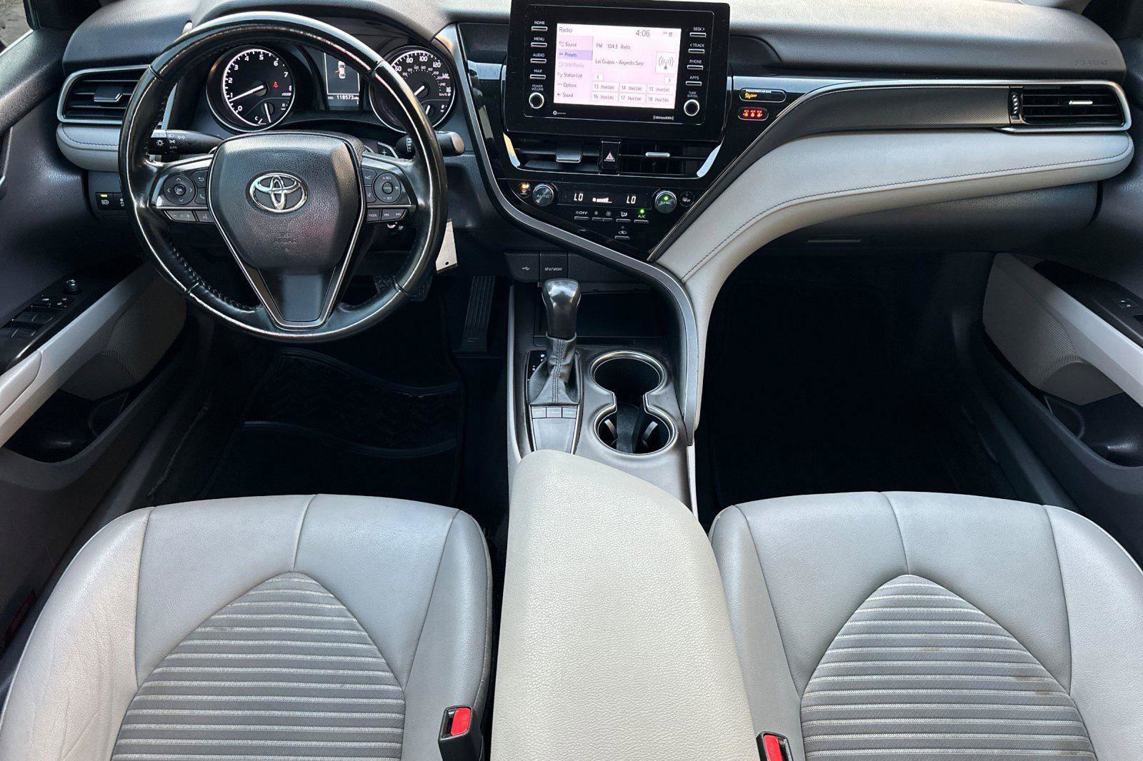 Used 2022 Toyota Camry SE image 13