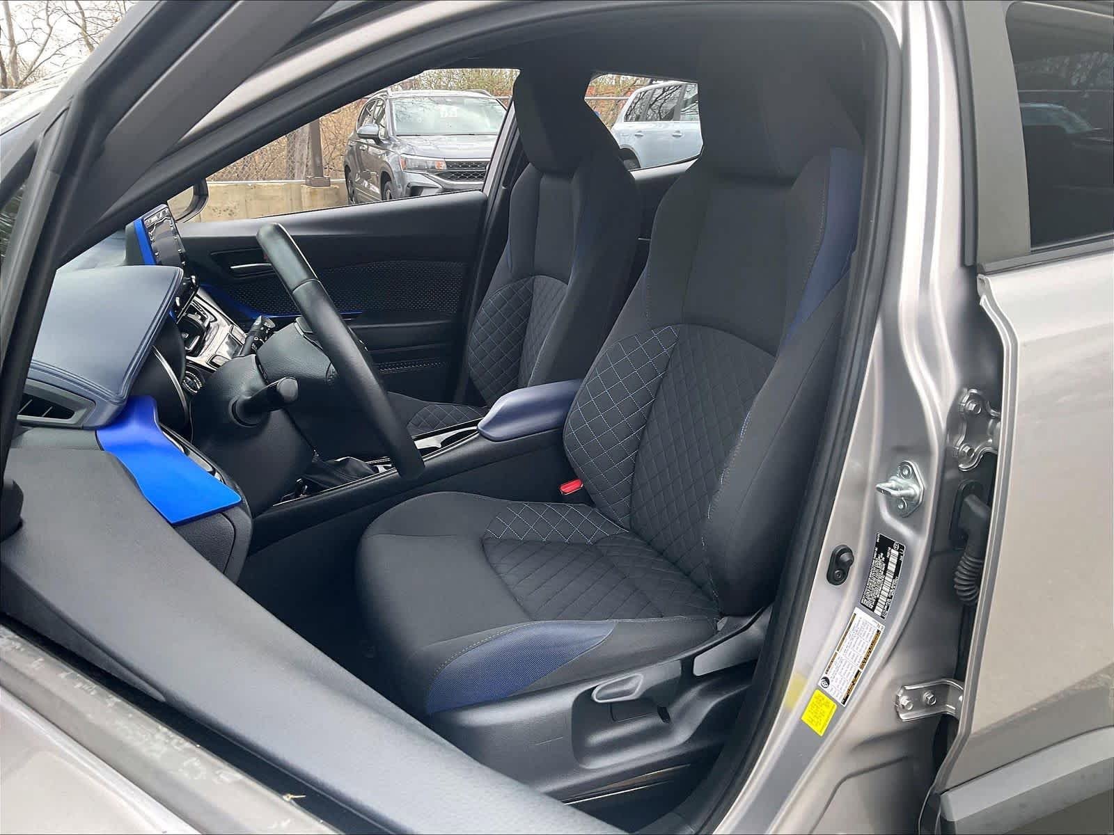 Used 2020 Toyota C-HR XLE FWD image 10