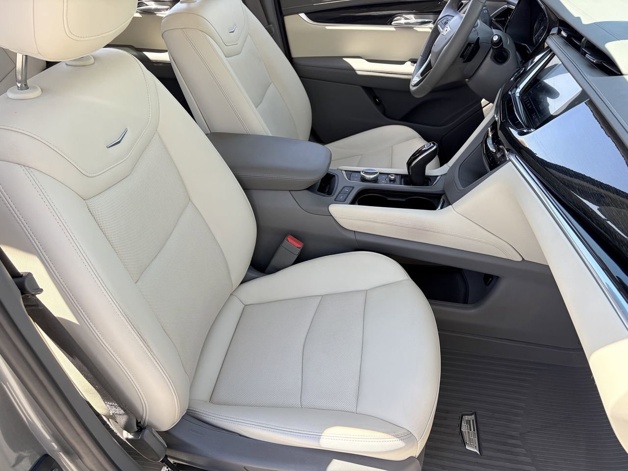 Used 2020 Cadillac XT6 Premium Luxury FWD image 9