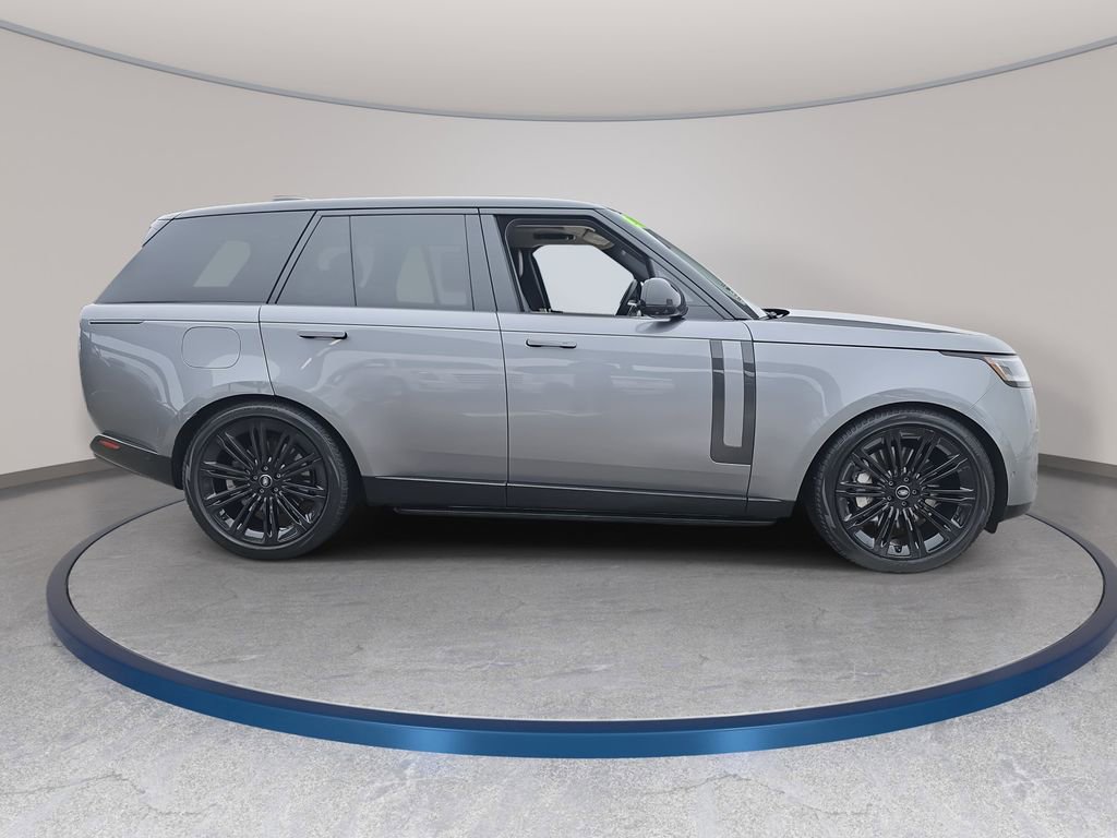 Certified 2023 Land Rover Range Rover SE image 4