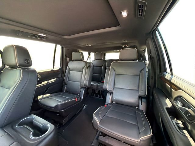 Used 2021 Chevrolet Suburban Premier w/ Premium Package RWD image 15
