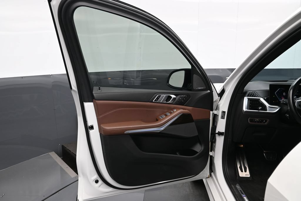 Used 2023 BMW X7 M60i w/ Executive Package AWD/4WD image 8