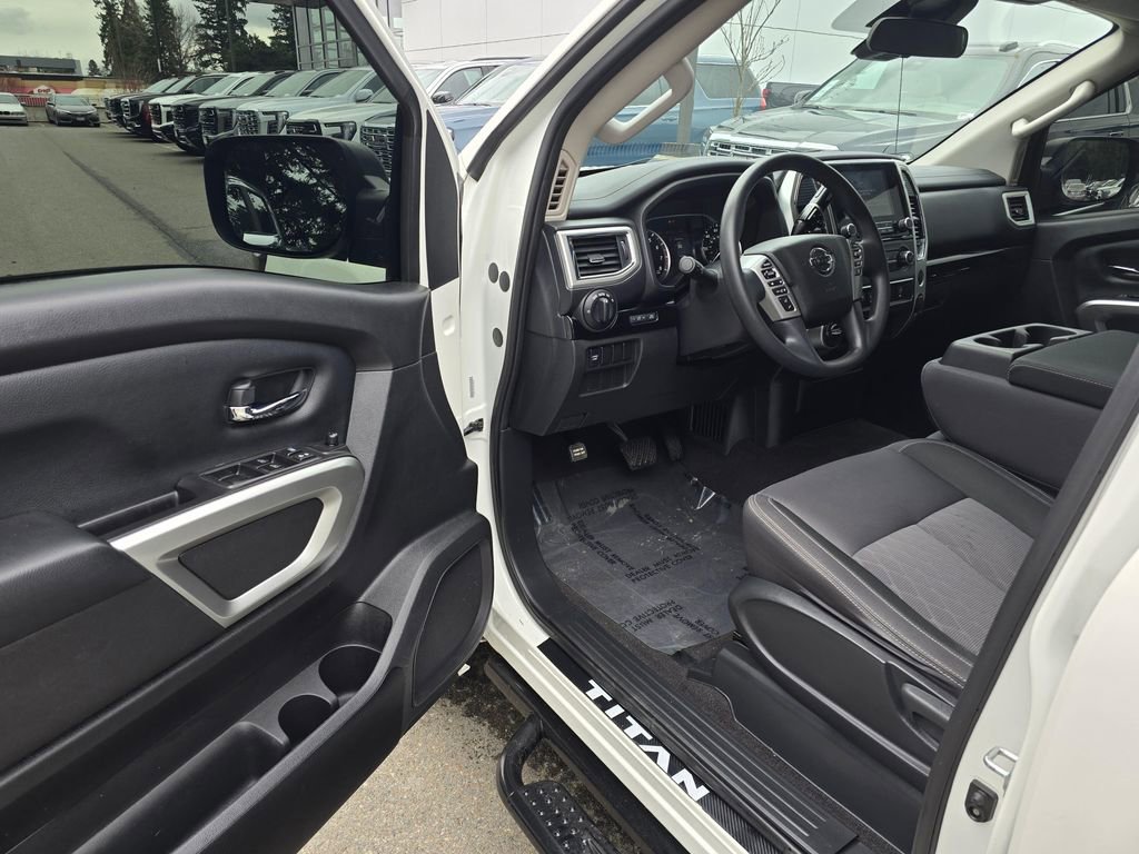 Used 2021 Nissan Titan SV w/ Accessory Utility Package image 19
