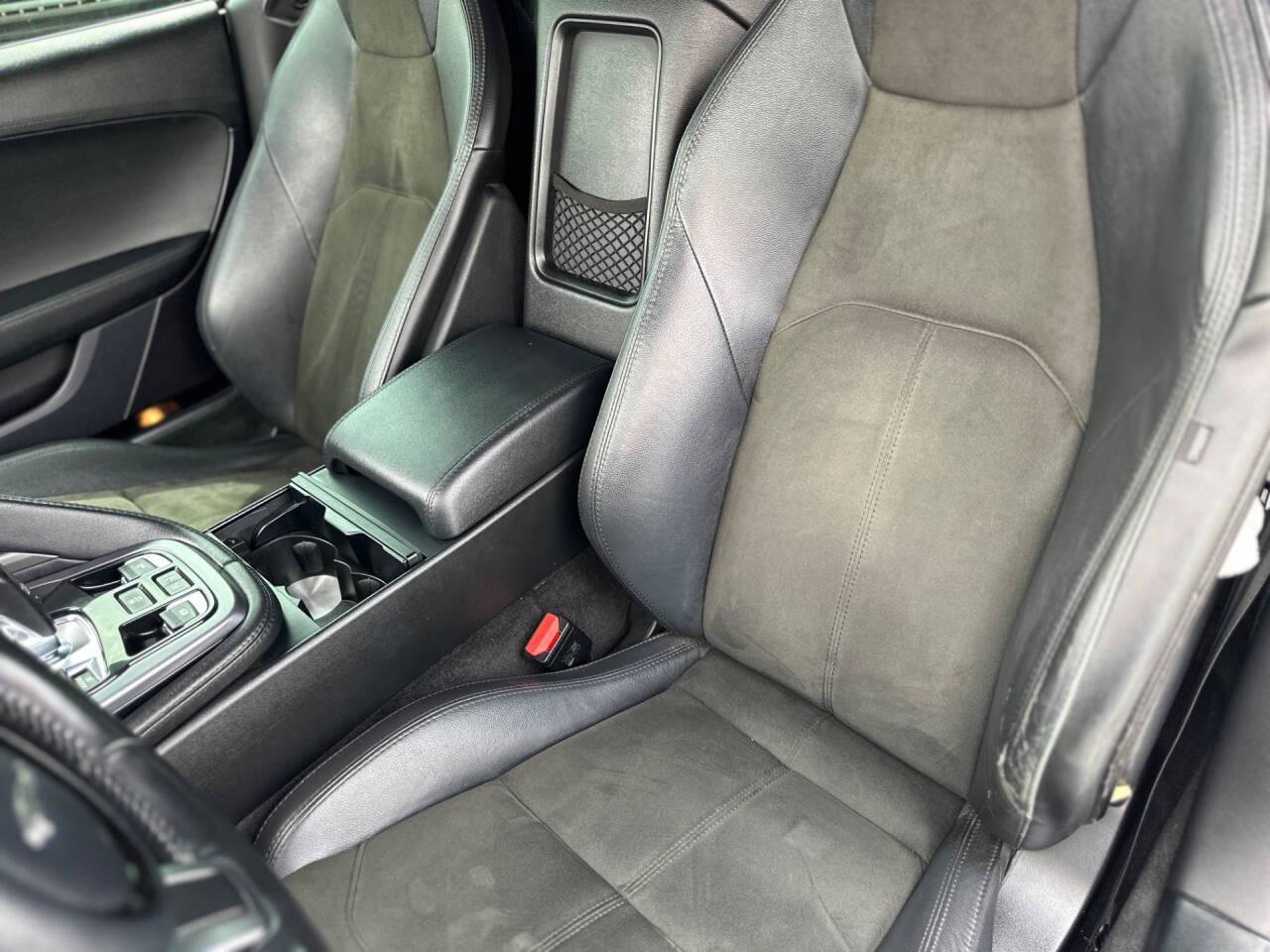 Used 2019 Jaguar F-TYPE Convertible RWD image 15