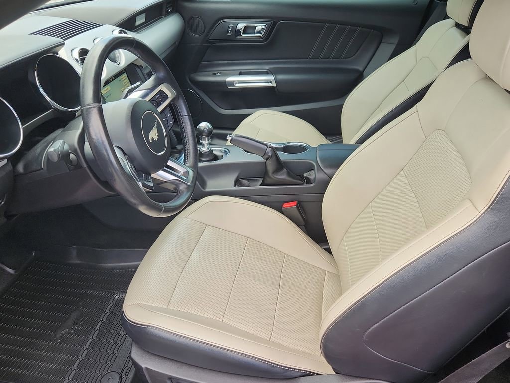Used 2017 Ford Mustang Premium RWD image 7