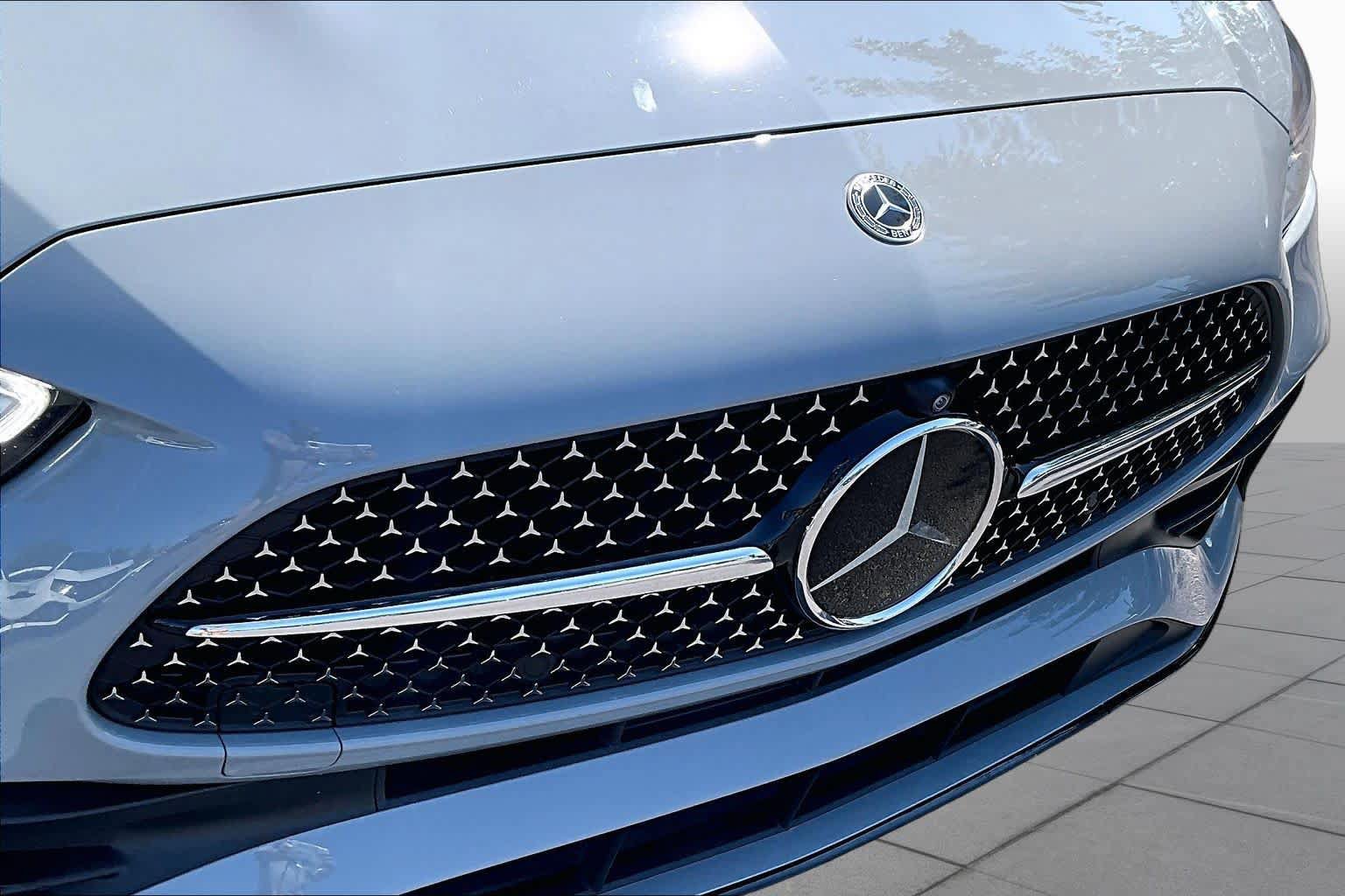 Used 2025 Mercedes-Benz C 300 4MATIC Sedan image 30