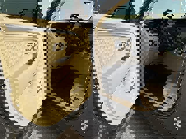 Used 2018 Ford Taurus SE image 11