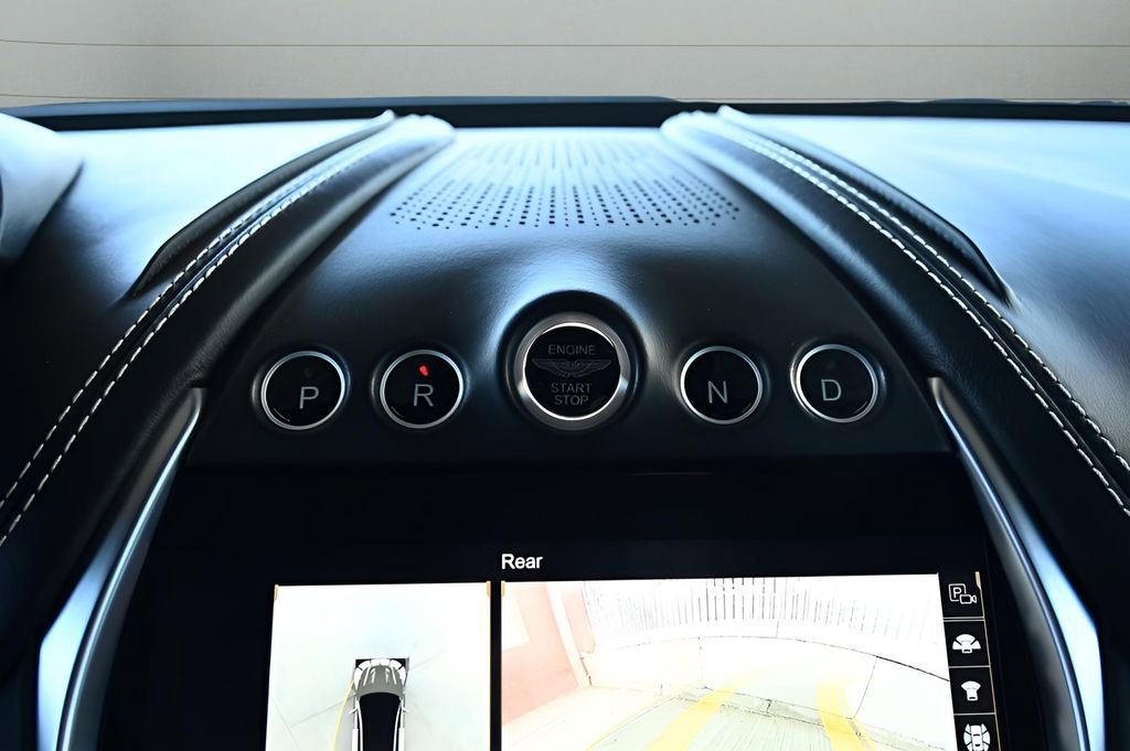 Used 2021 Aston Martin DBX image 20